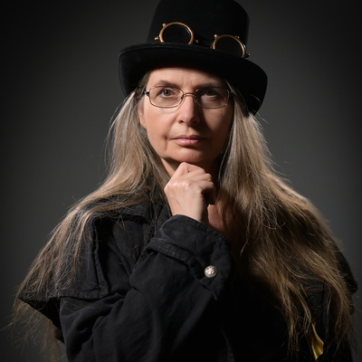 avatar for Nike_Leonhard@literatur.social