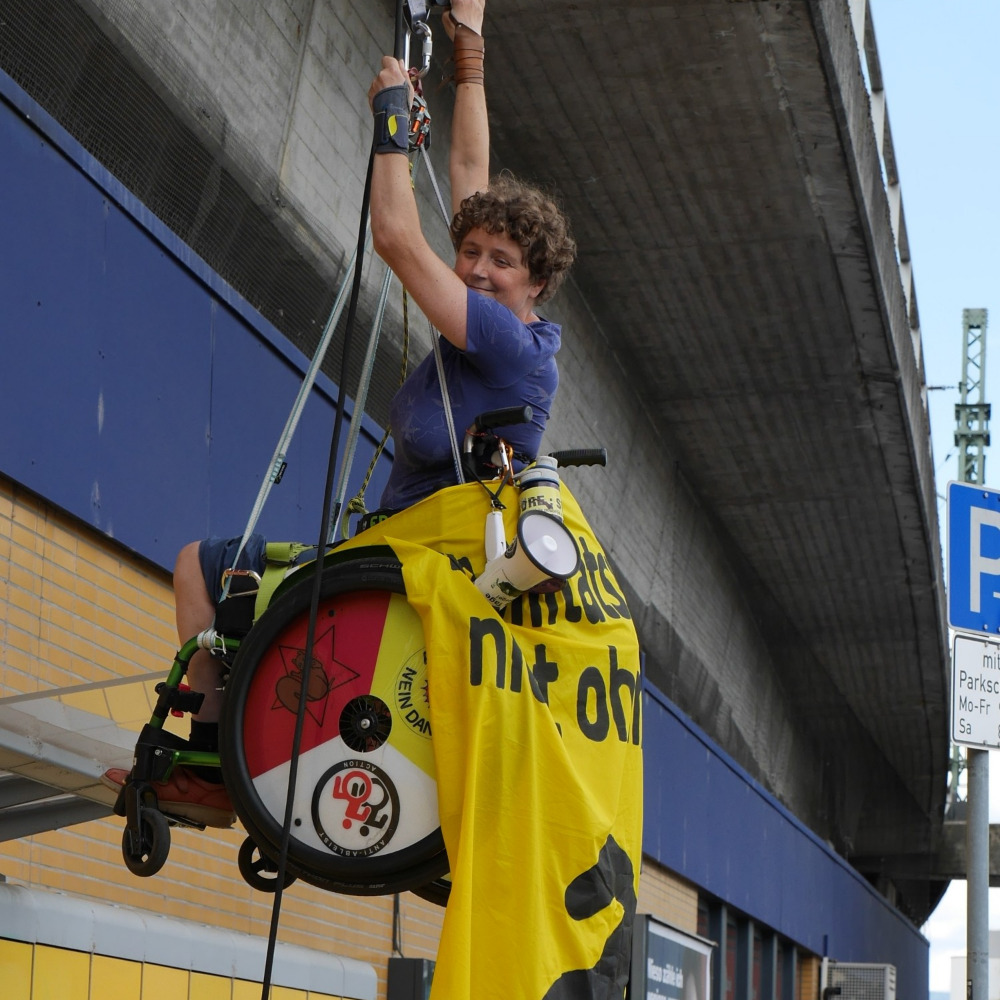 avatar for hoernchencecile.bsky.social@bsky.brid.gy