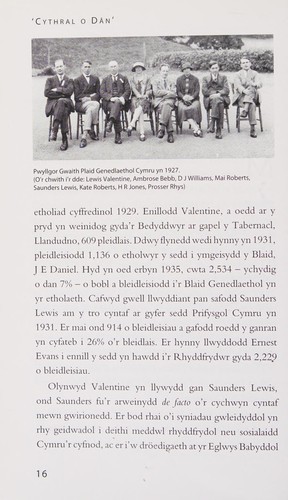 Arwel Vittle: Cythral o dân - Cofio 75 Mlynedd Ers Llosgi'r Ysgol Fomio (Welsh language, 2011, Y Lolfa)