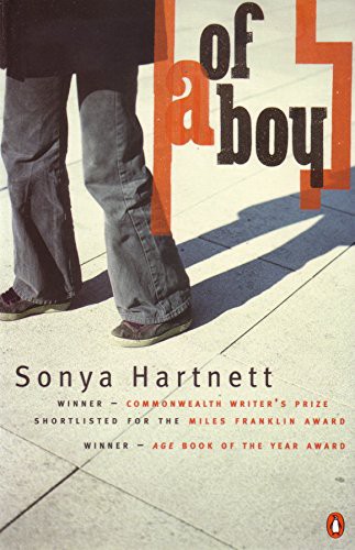 Sonya Hartnett: Of a Boy (Paperback, Penguin Books Australia)