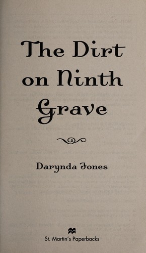 Darynda Jones: The dirt on ninth grave (Undetermined language, 2016)