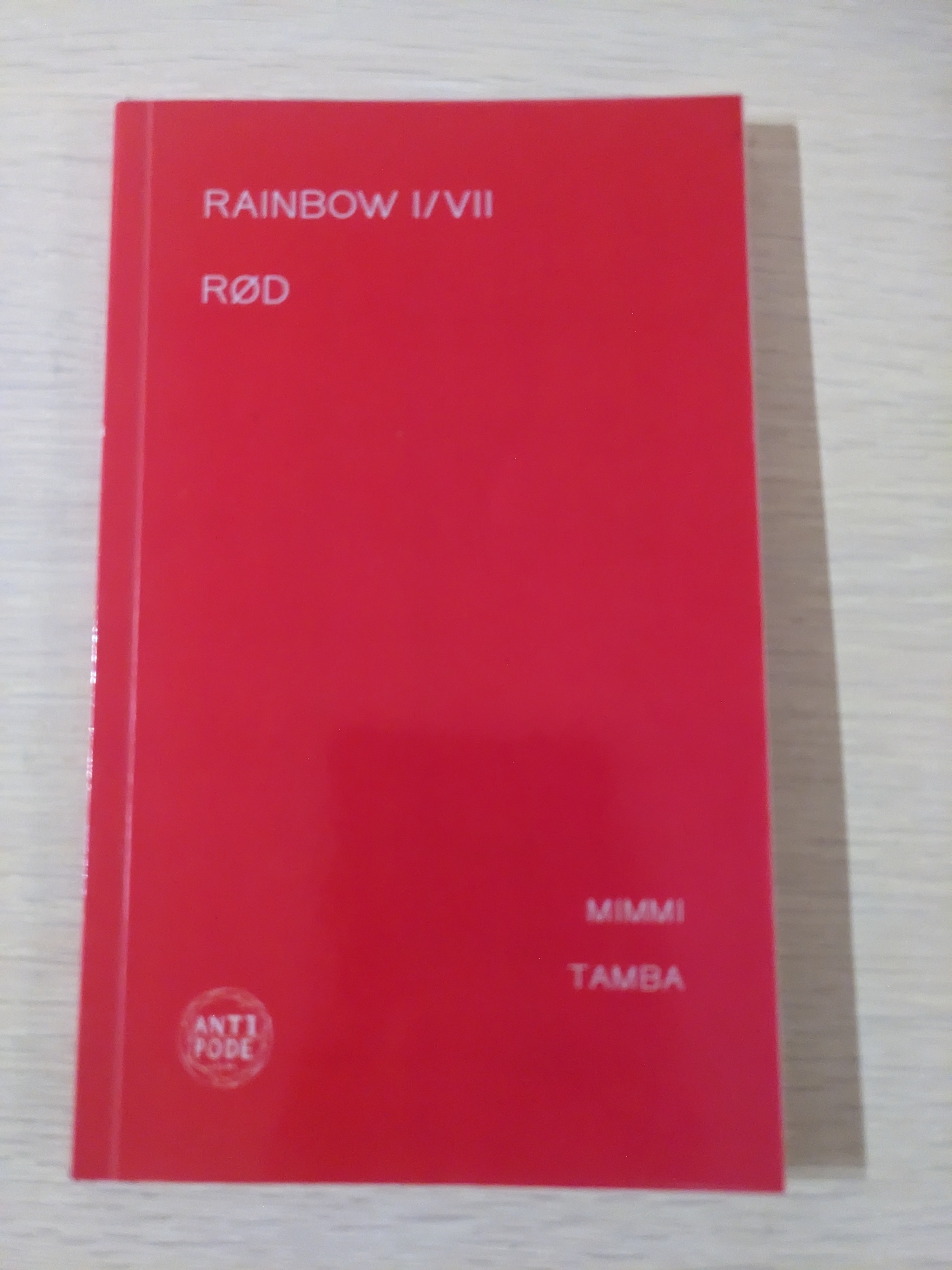 Mimmi Tamba: Rainbow I/VII RØD (Paperback, Norwegian language, 2022, Antipode films)