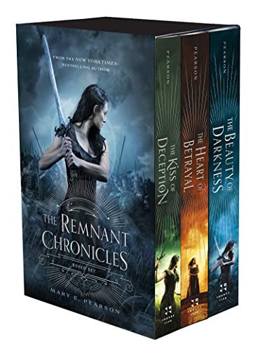 Mary E. Pearson: The Remnant Chronicles Boxed Set: The Kiss of Deception, The Heart of Betrayal, The Beauty of Darkness (Paperback, Square Fish)