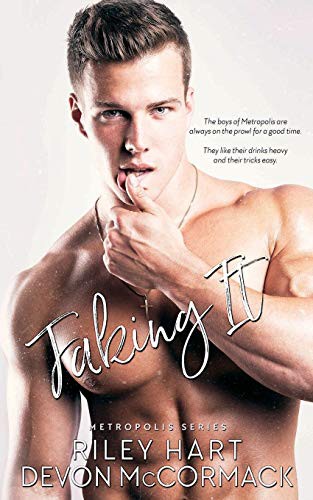 Devon McCormack, Riley Hart: Faking It (Paperback, 2017, Treycore Publishing)